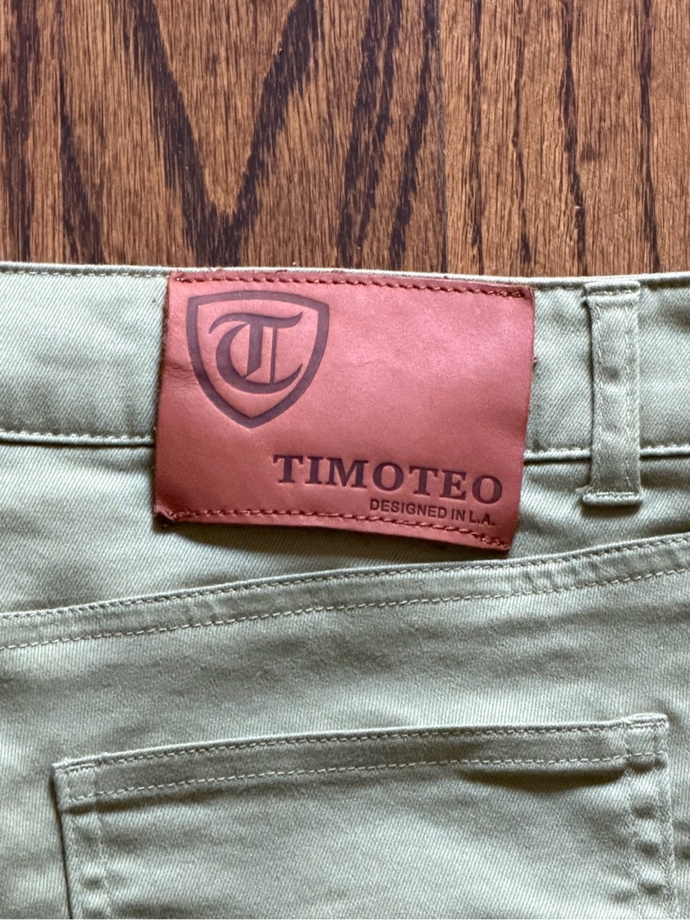 Timoteo Men’s Sage Green Stretch Shorts - Picture 3 of 4